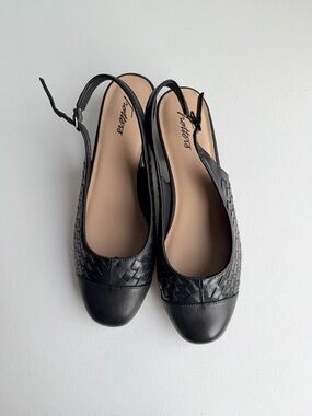 Trotters Black Woven Slingback Flats